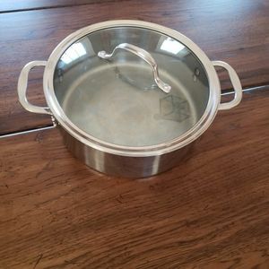 Calphalon 5 quart Dutch oven pot